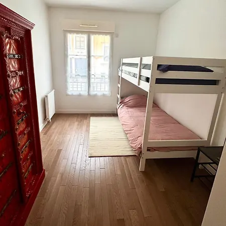 Charming 3br With Loggia Close To Paris Appartement Le Plessis-Robinson
