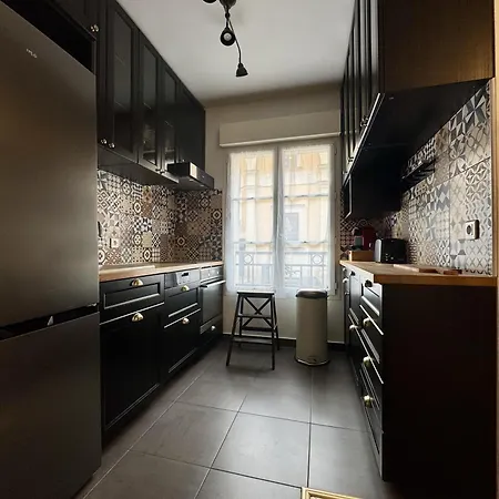 Charming 3br With Loggia Close To Paris Daire *
