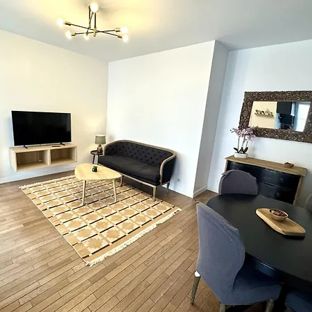 Charming 3br With Loggia Close To Paris * Le Plessis-Robinson