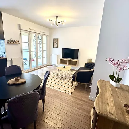 Charming 3br With Loggia Close To Paris Apartamento Le Plessis-Robinson