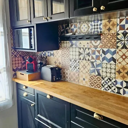 Charming 3br With Loggia Close To Paris *